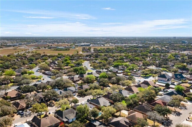 Building Photo - 19 N 21st St