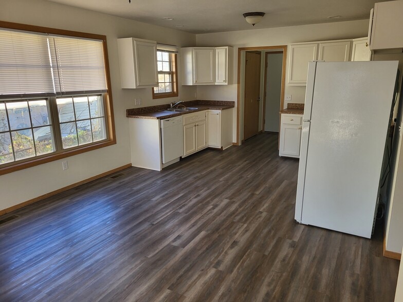 Building Photo - 2138 N Howard Ave