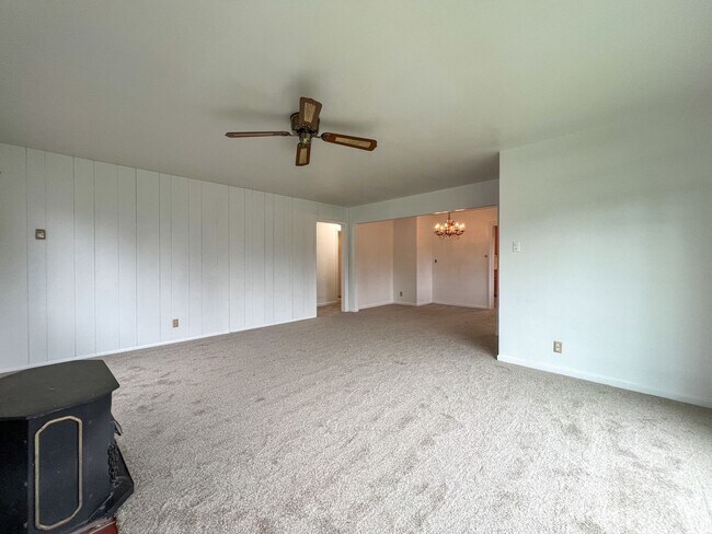 Building Photo - 1624 Ora Dr