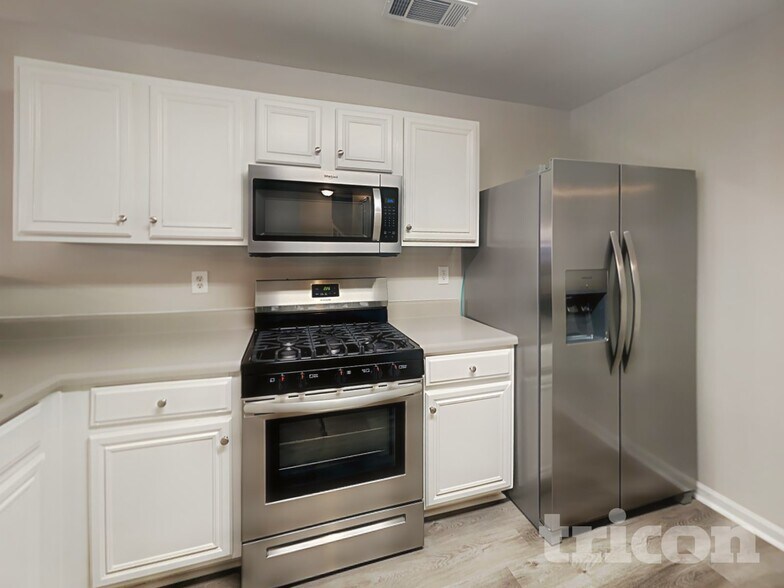 Building Photo - 128 Hidden Creek Dr