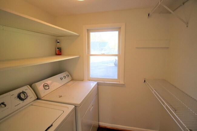 Building Photo - Black Mountain Bungalow minutes from Lake Tomahawk!