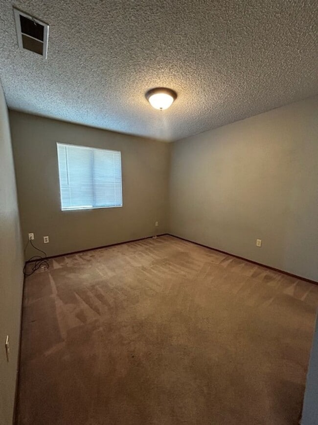 Building Photo - 7689 Melody Dr