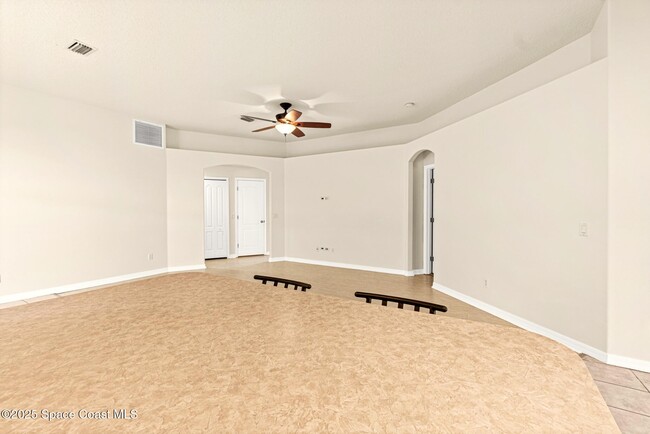 Building Photo - 960 Villa Dr