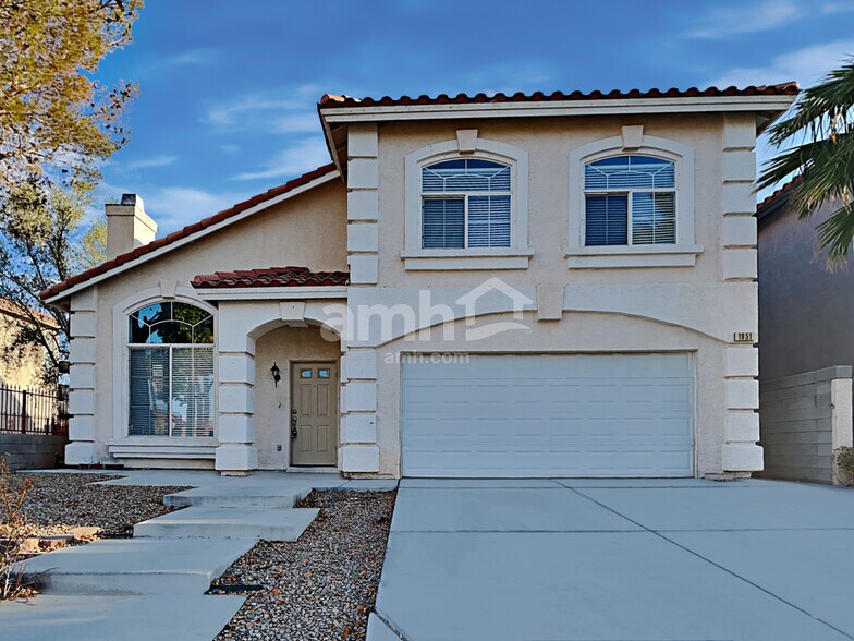 Primary Photo - 1951 Silver Whisper Ave