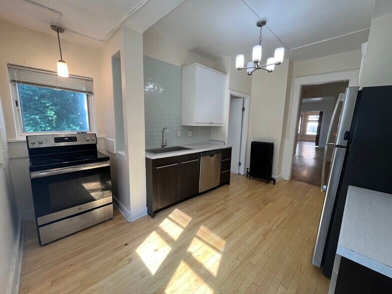 Building Photo - 225 W Gilman St