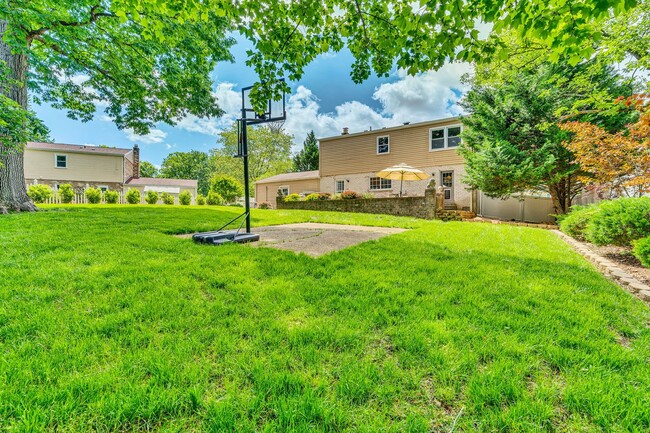 Building Photo - Modern 4 BR Colonial Retreat in River Bend...