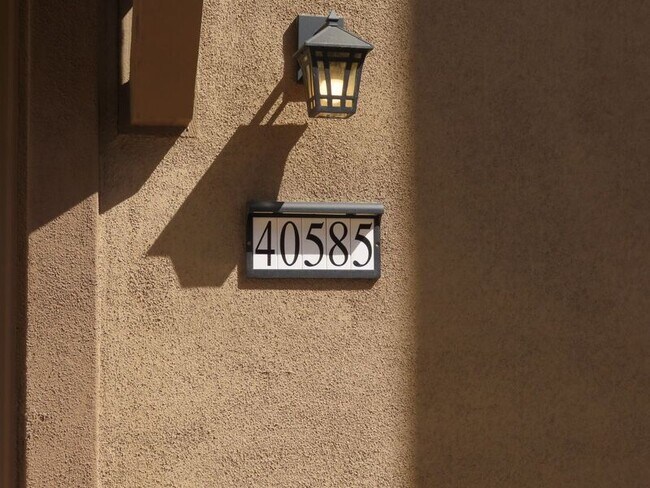 Building Photo - 40585 Melrose Dr
