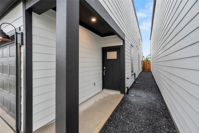 Building Photo - 3217 Rainwood Gate Dr