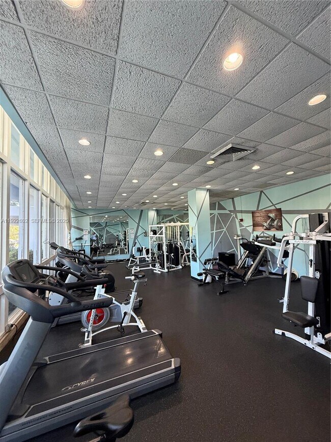 Building Photo - 7441 Wayne Ave