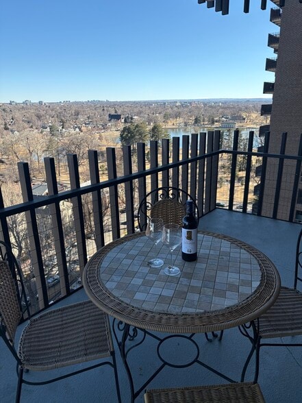 Balcony - 460 S Marion Pky
