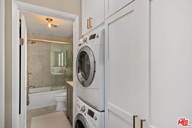 Building Photo - 960 Larrabee St