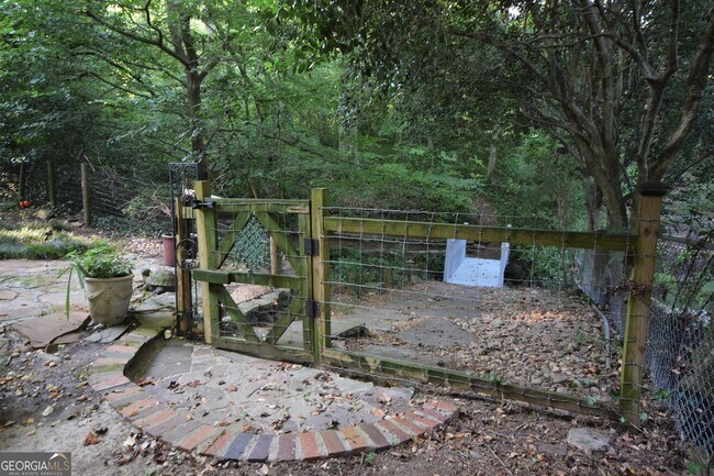 Building Photo - 2535 Melinda Dr NE