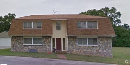 Building Photo - 2 Bedroom in Historical Gallatin!