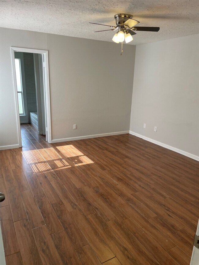 Building Photo - 505 Landing Blvd