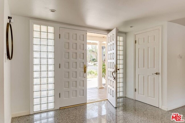 Building Photo - 3401 Alginet Dr