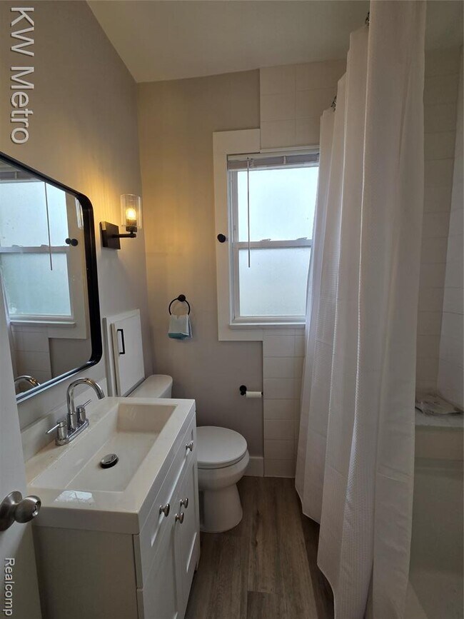 Building Photo - 224 Fielding St