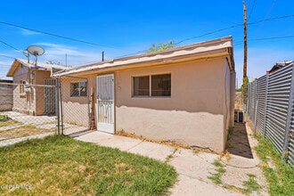 Building Photo - 209 N Seville Dr