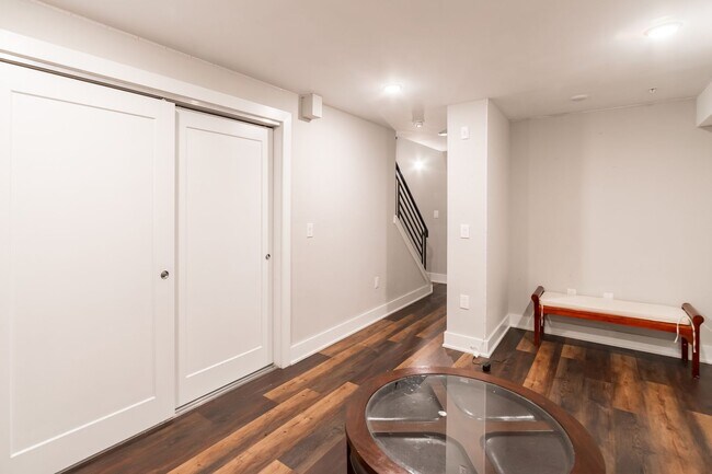 Building Photo - 711 N 16th St