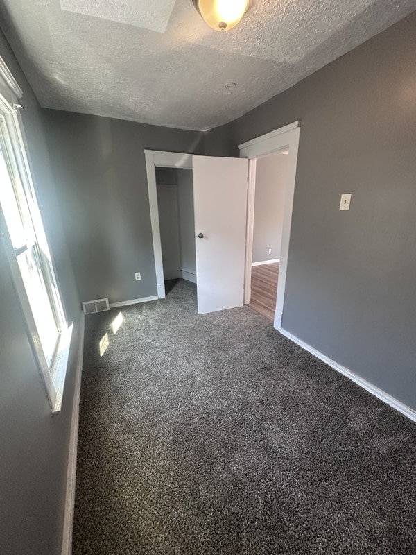 Building Photo - 3414 Daisy Ave