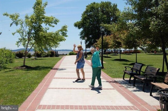 Building Photo - 82 Fountain St