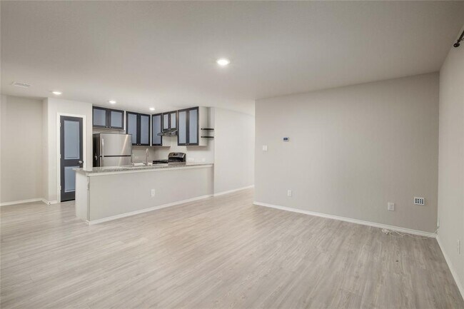 Building Photo - 12744 Mirecourt Wy
