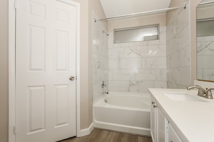 Building Photo - 5908 Cherry Falls Ct