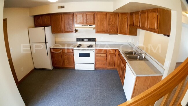 Building Photo - 1320 Daleview Dr