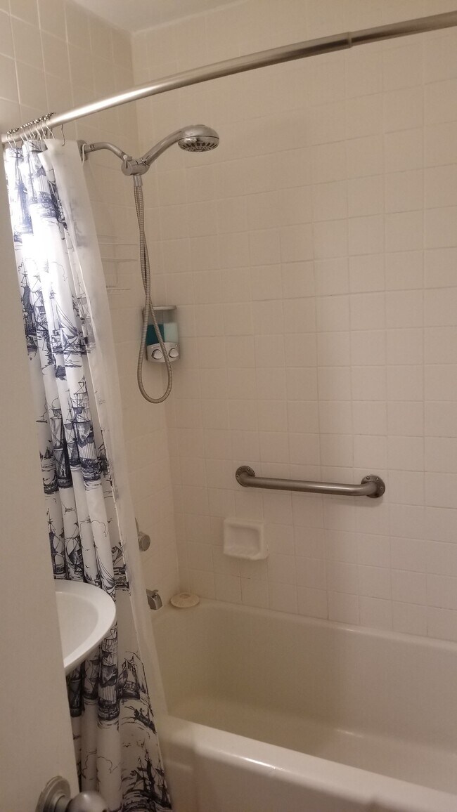 Building Photo - 7300 Ocean Terrace