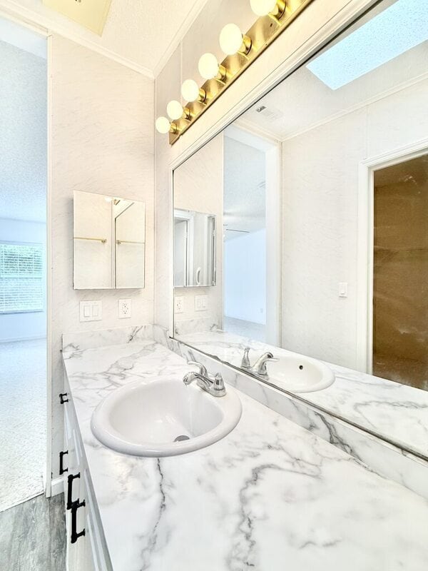 Building Photo - 43 Sargent St