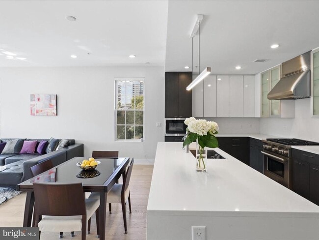 Building Photo - 1701 16th St N