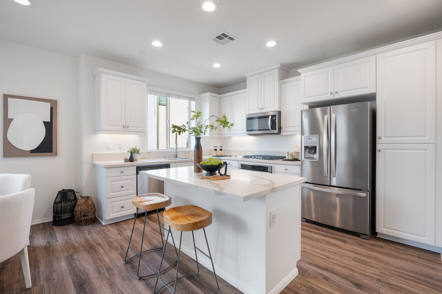 Building Photo - 2325 Verano Way