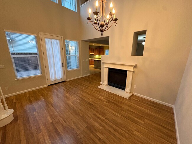 Building Photo - Gorgeous 5 Bedroom, 3.5 Bath Mountain House Home