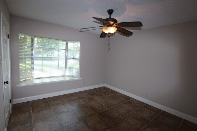 Building Photo - Coming Soon! 3-bedroom, 2-bathroom gem!