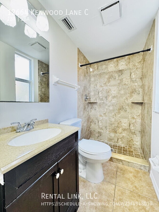 Building Photo - 12664 Kenwood Ln