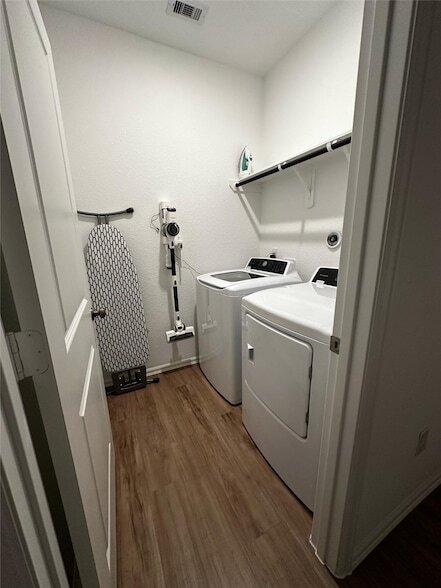 Building Photo - 2023 Foxtail Crk Ct