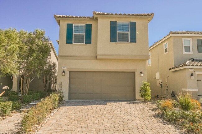 Building Photo - Look No Further! Lovely 3 Bedroom And 2.5 ...