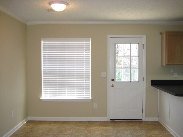 Building Photo - 2253 Joann Dr