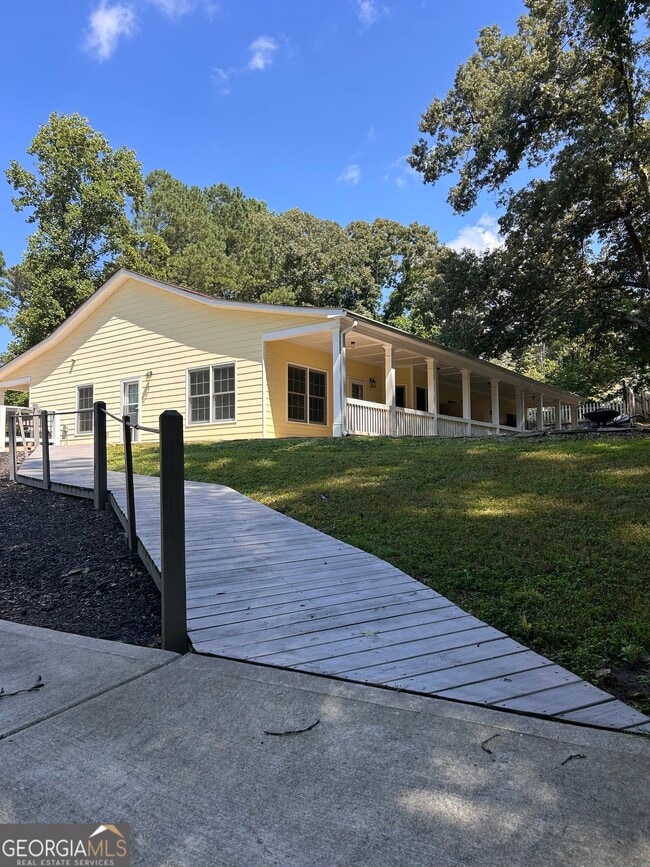 Building Photo - 7440 Bells Ferry Rd