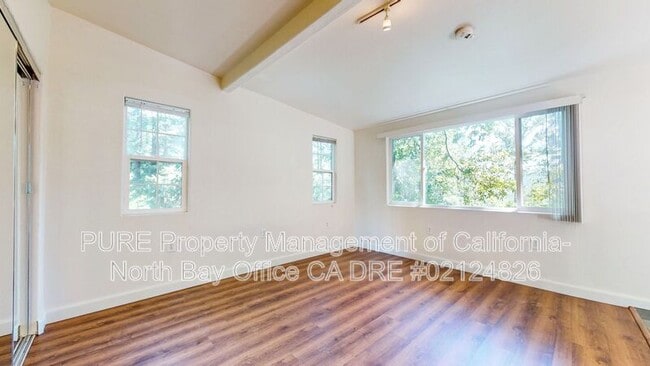 Building Photo - 17475 Summit Ave