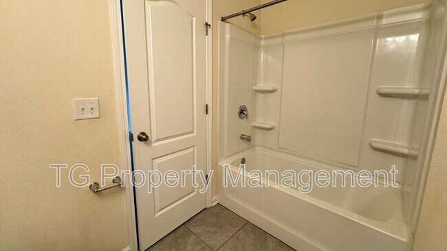 Building Photo - 7734 Legacy Trl