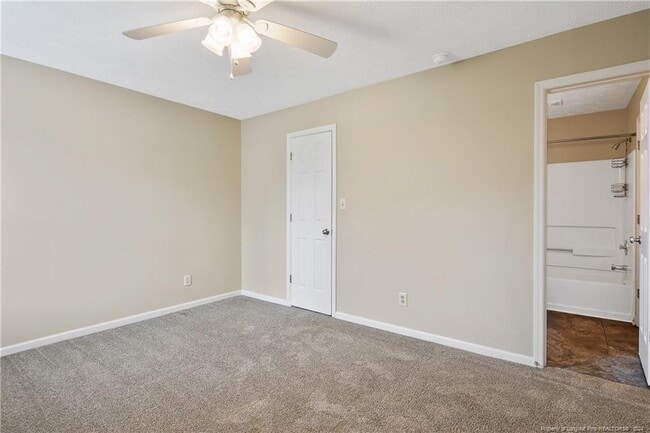Building Photo - 283 Waterdown Dr