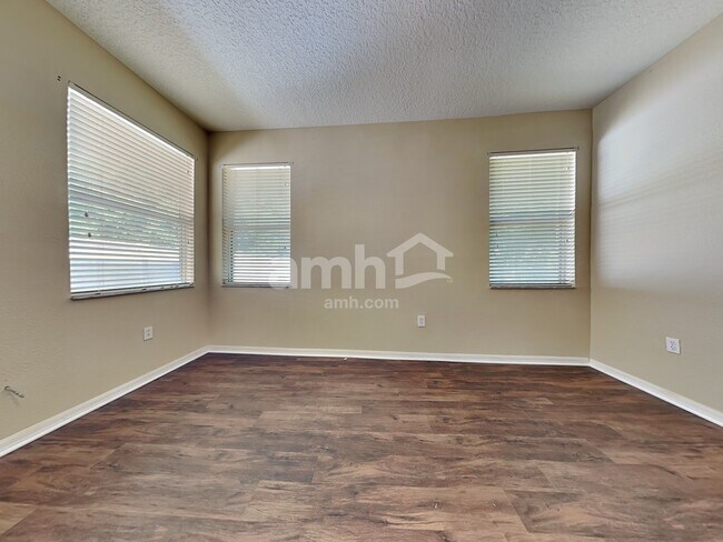 Building Photo - 10642 Dawns Light Dr