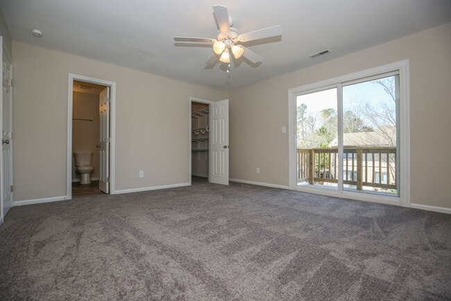 Building Photo - Updated Townhome w/GARAGE in BRANCHWOOD!