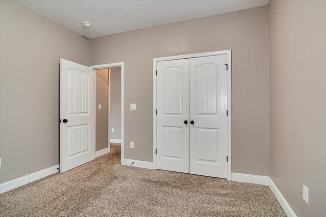 Building Photo - 2020 Fern Crest Ln