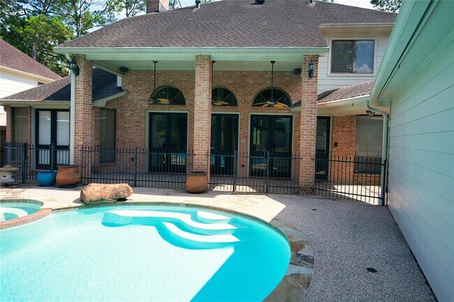 Building Photo - 15834 S Barkers Landing Rd