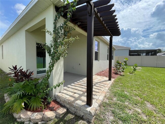 Building Photo - 689 Crown Rose Dr