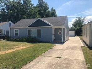 Building Photo - 29520 Cresthaven Dr
