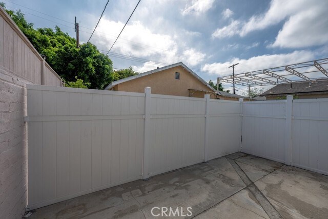 Building Photo - 6506 Teesdale Ave