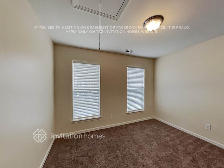 Building Photo - 2019 Southridge Dr