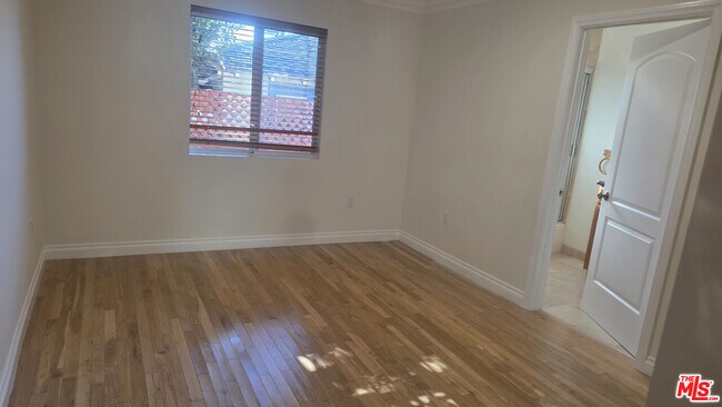 Building Photo - 3530 S Bentley Ave